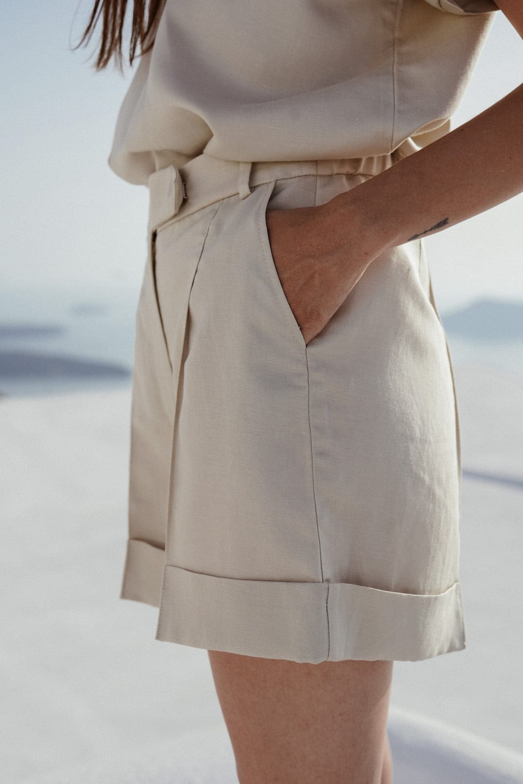 Krótkie Szorty beige BRISK